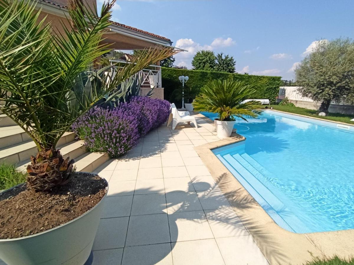 Villa Josepha Cournon-d'Auvergne Bagian luar foto